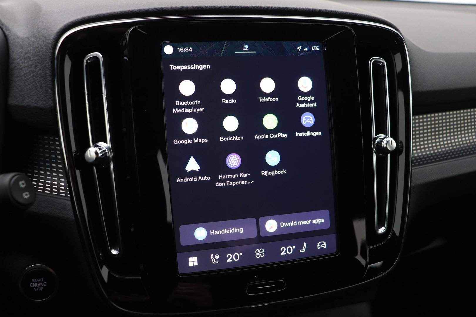 Volvo XC40 2.0 B3 Plus Dark | Camera | Harman/Kardon | Stoel+Stuurverwarming | Memory | Keyless