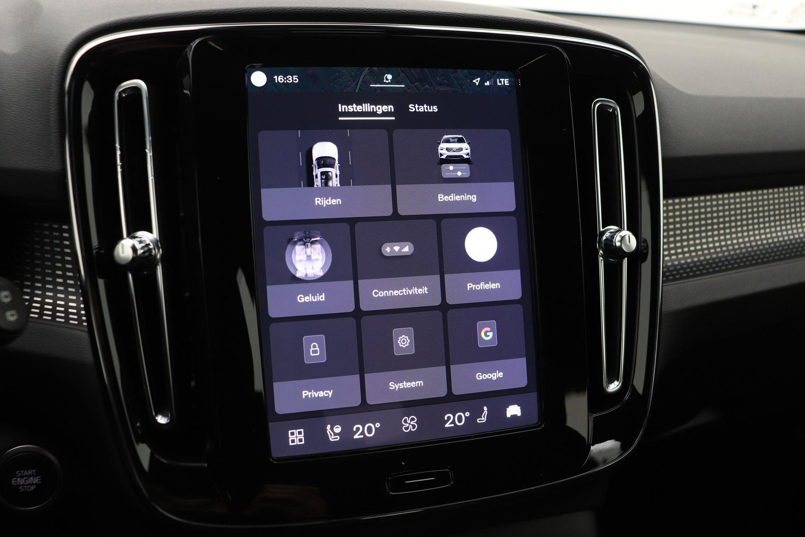 Volvo XC40 2.0 B3 Plus Dark | Camera | Harman/Kardon | Stoel+Stuurverwarming | Memory | Keyless