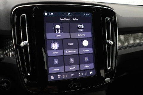 Volvo XC40 2.0 B3 Plus Dark | Camera | Harman/Kardon | Stoel+Stuurverwarming | Memory | Keyless
