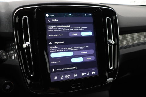 Volvo XC40 2.0 B3 Plus Dark | Camera | Harman/Kardon | Stoel+Stuurverwarming | Memory | Keyless