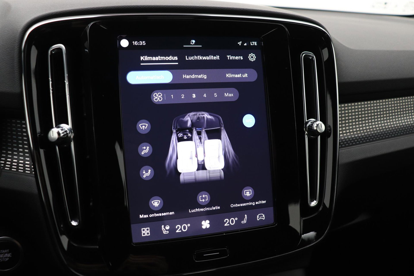 Volvo XC40 2.0 B3 Plus Dark | Camera | Harman/Kardon | Stoel+Stuurverwarming | Memory | Keyless