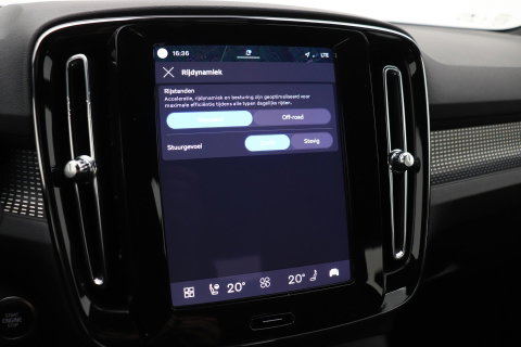 Volvo XC40 2.0 B3 Plus Dark | Camera | Harman/Kardon | Stoel+Stuurverwarming | Memory | Keyless