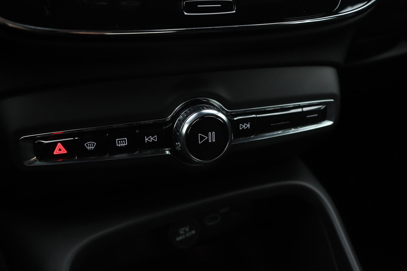 Volvo XC40 2.0 B3 Plus Dark | Camera | Harman/Kardon | Stoel+Stuurverwarming | Memory | Keyless