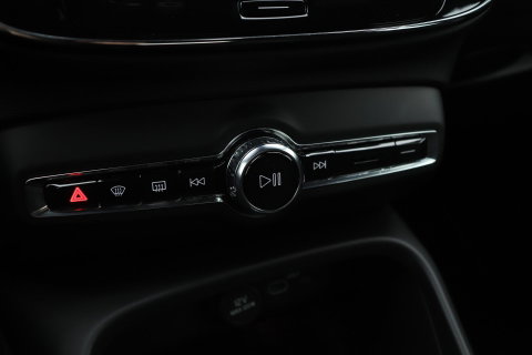 Volvo XC40 2.0 B3 Plus Dark | Camera | Harman/Kardon | Stoel+Stuurverwarming | Memory | Keyless