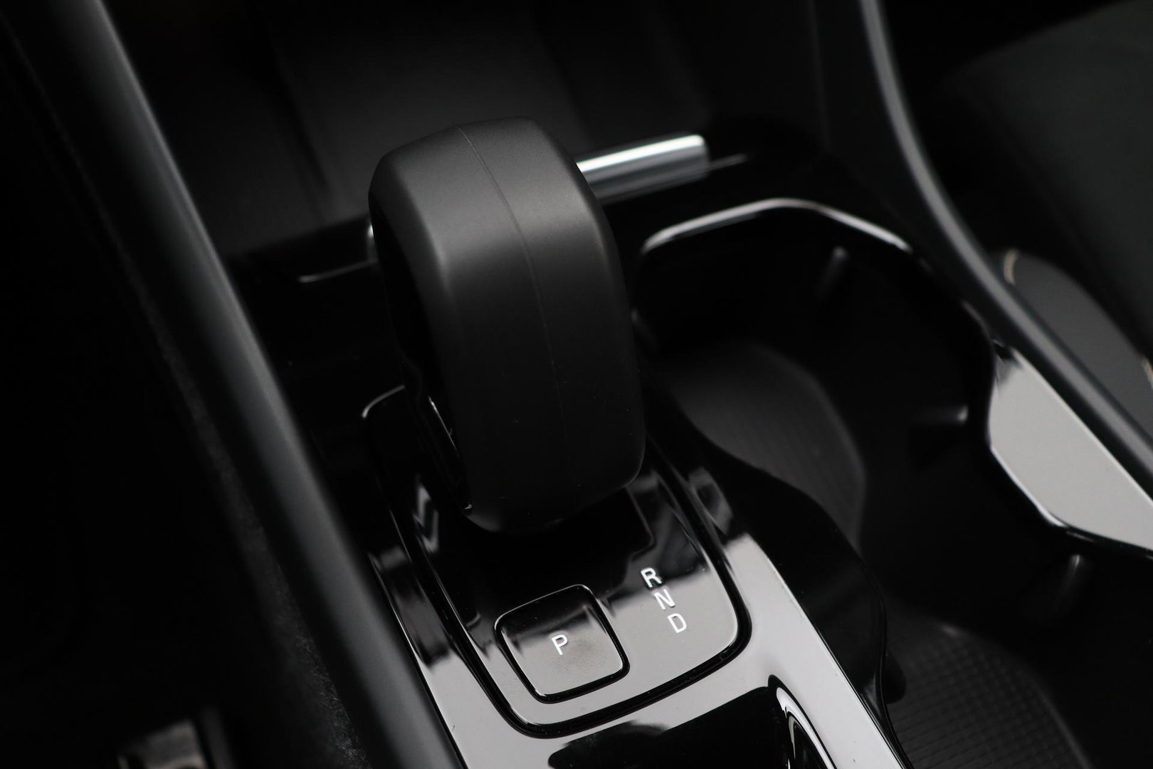 Volvo XC40 2.0 B3 Plus Dark | Camera | Harman/Kardon | Stoel+Stuurverwarming | Memory | Keyless