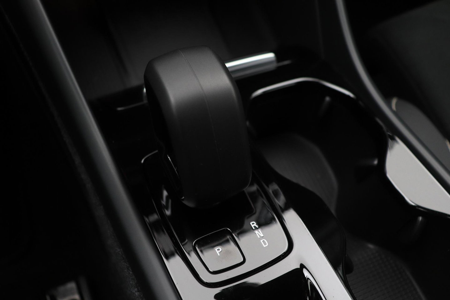 Volvo XC40 2.0 B3 Plus Dark | Camera | Harman/Kardon | Stoel+Stuurverwarming | Memory | Keyless