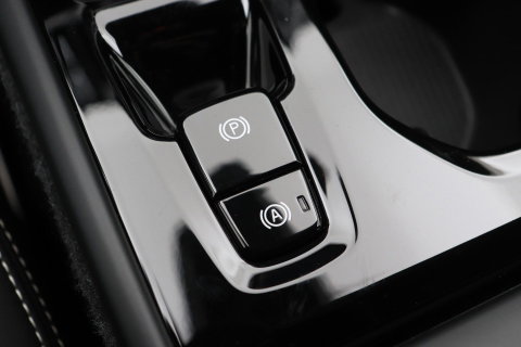 Volvo XC40 2.0 B3 Plus Dark | Camera | Harman/Kardon | Stoel+Stuurverwarming | Memory | Keyless