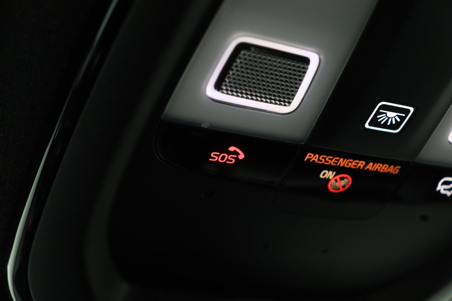 Volvo XC40 2.0 B3 Plus Dark | Camera | Harman/Kardon | Stoel+Stuurverwarming | Memory | Keyless