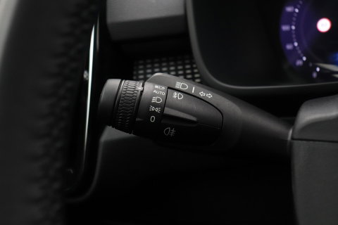 Volvo XC40 2.0 B3 Plus Dark | Camera | Harman/Kardon | Stoel+Stuurverwarming | Memory | Keyless
