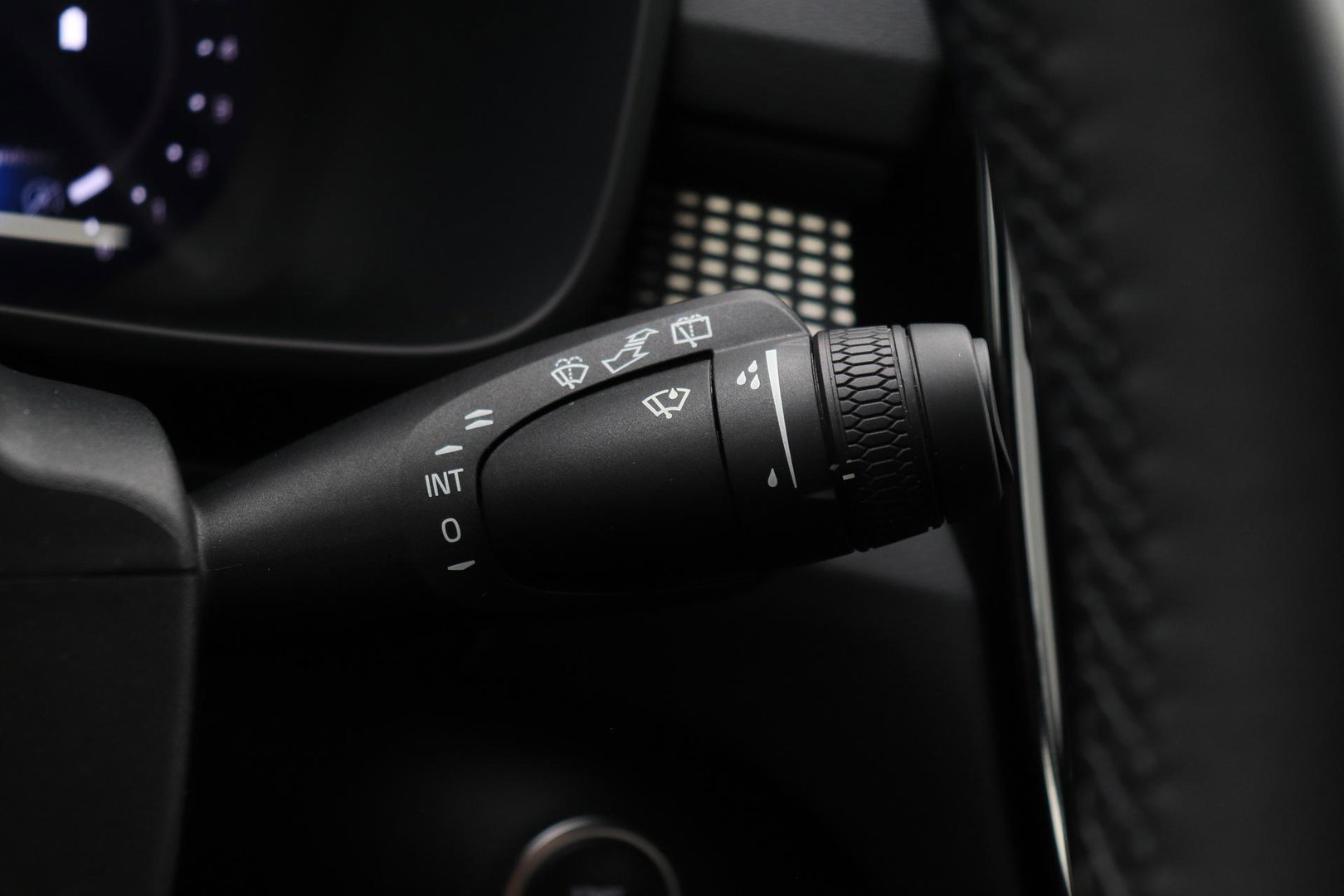 Volvo XC40 2.0 B3 Plus Dark | Camera | Harman/Kardon | Stoel+Stuurverwarming | Memory | Keyless