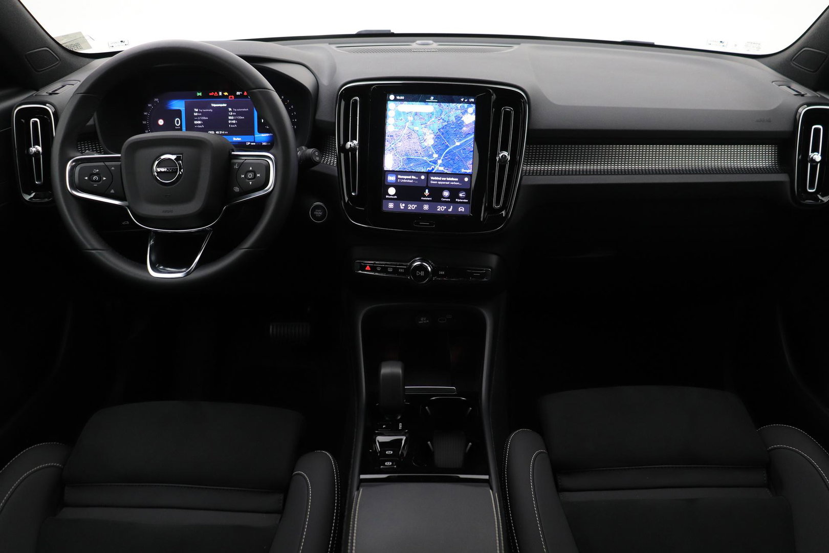 Volvo XC40 2.0 B3 Plus Dark | Camera | Harman/Kardon | Stoel+Stuurverwarming | Memory | Keyless