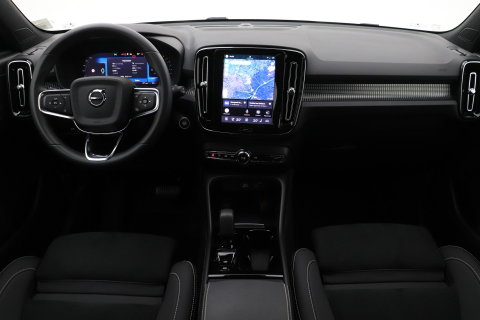 Volvo XC40 2.0 B3 Plus Dark | Camera | Harman/Kardon | Stoel+Stuurverwarming | Memory | Keyless
