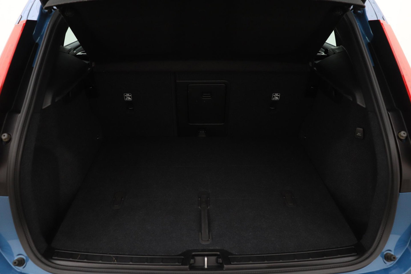 Volvo XC40 2.0 B3 Plus Dark | Camera | Harman/Kardon | Stoel+Stuurverwarming | Memory | Keyless