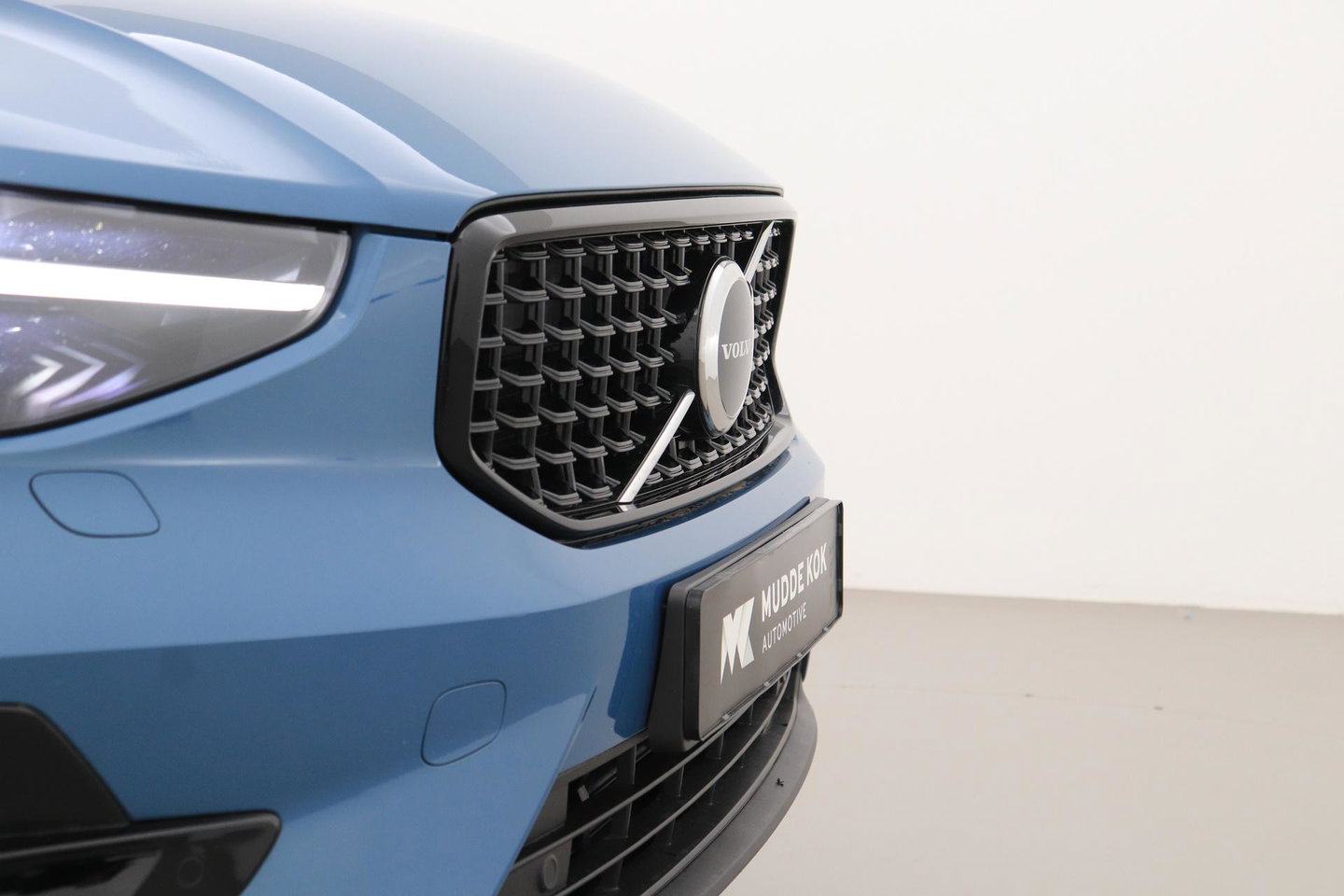 Volvo XC40 2.0 B3 Plus Dark | Camera | Harman/Kardon | Stoel+Stuurverwarming | Memory | Keyless