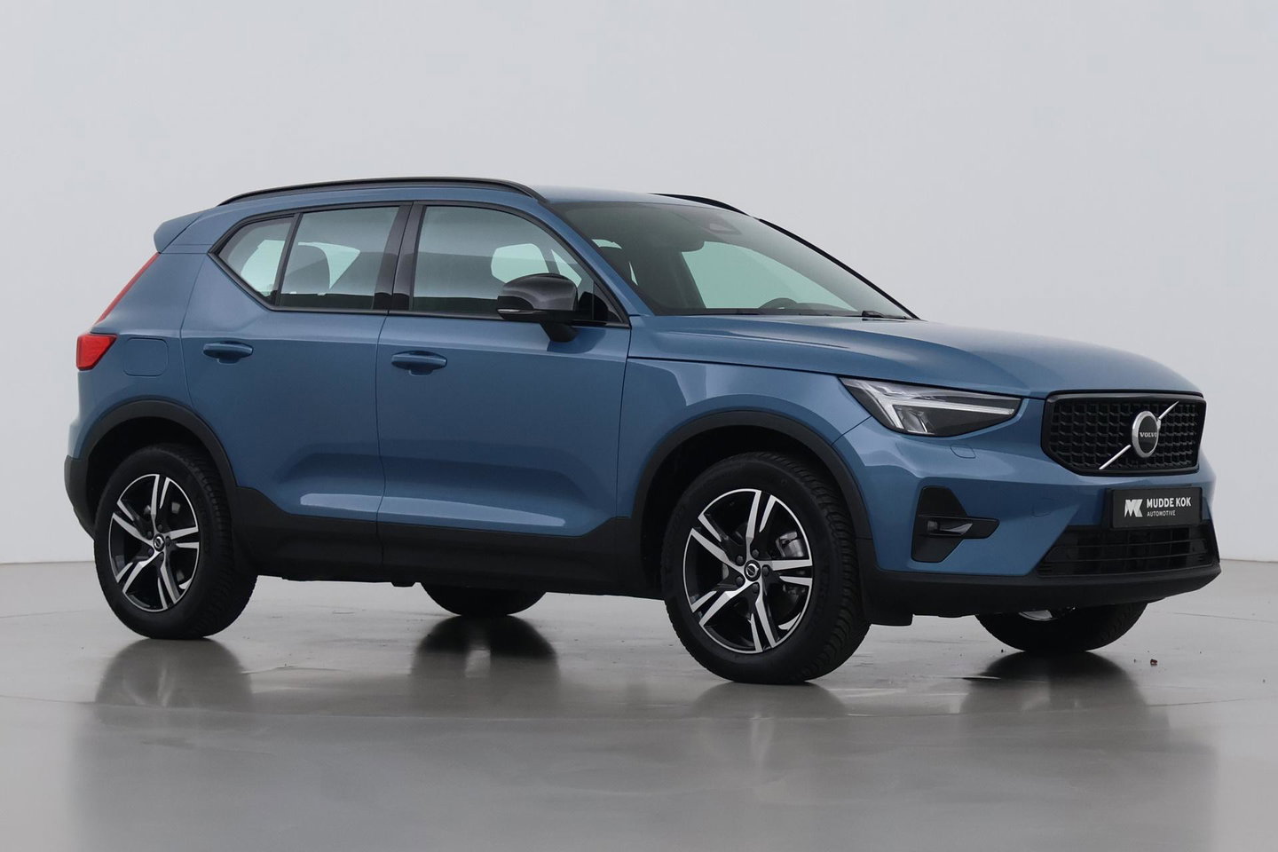 Volvo XC40 2.0 B3 Plus Dark | Camera | Harman/Kardon | Stoel+Stuurverwarming | Memory | Keyless