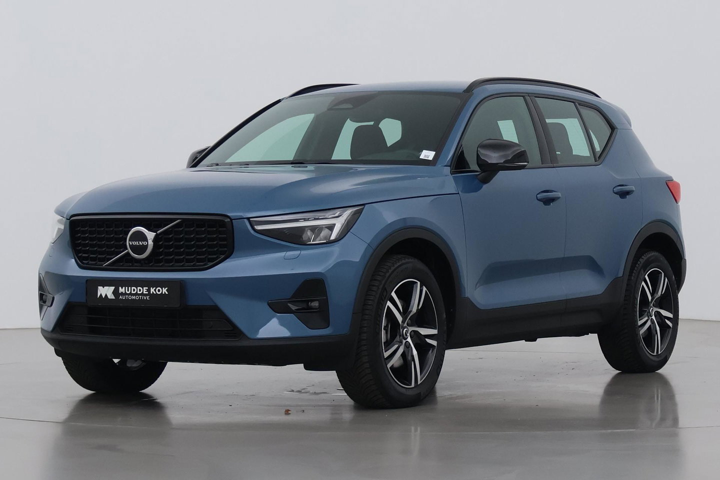 Volvo XC40 2.0 B3 Plus Dark | Camera | Harman/Kardon | Stoel+Stuurverwarming | Memory | Keyless