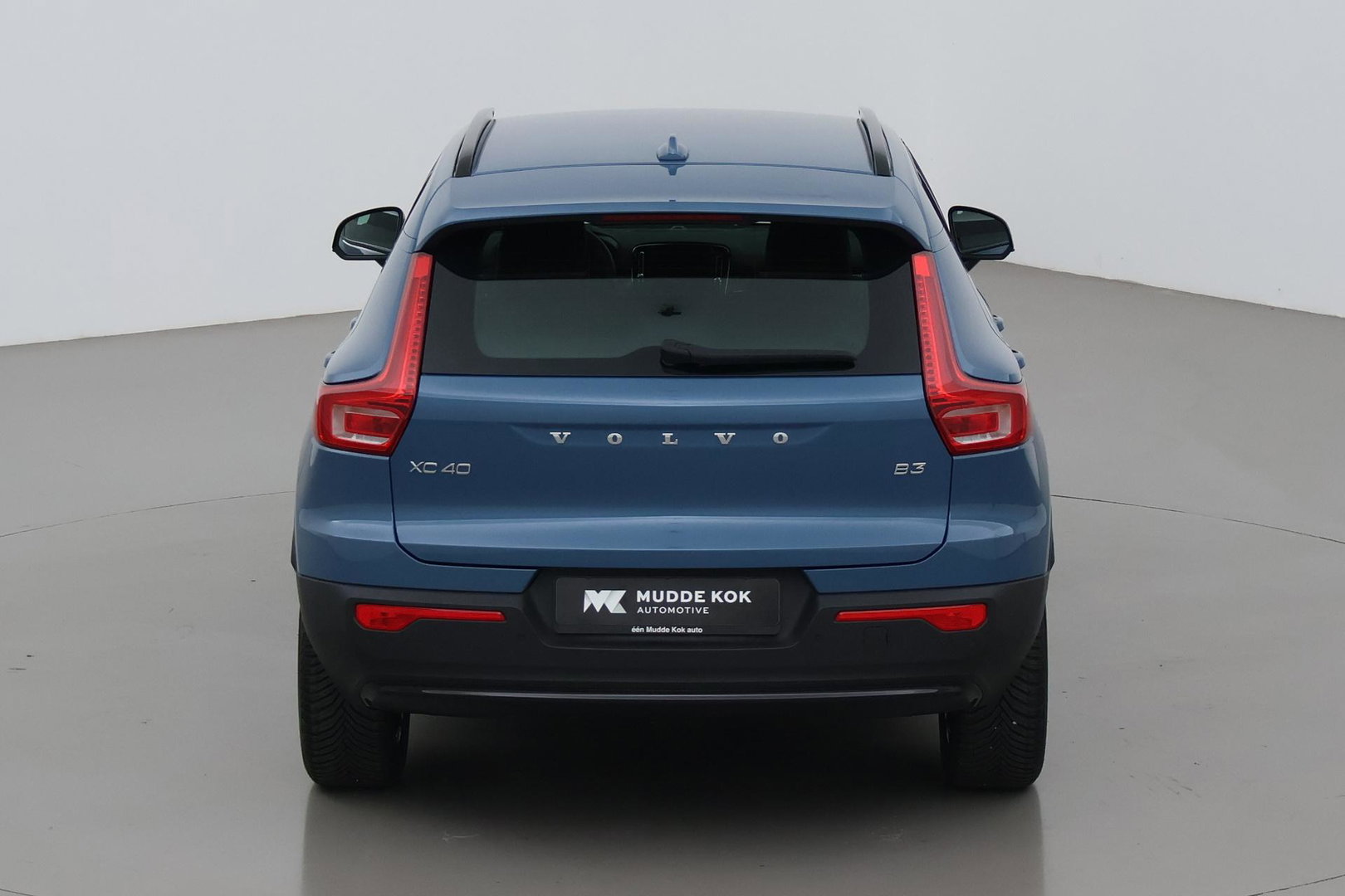 Volvo XC40 2.0 B3 Plus Dark | Camera | Harman/Kardon | Stoel+Stuurverwarming | Memory | Keyless