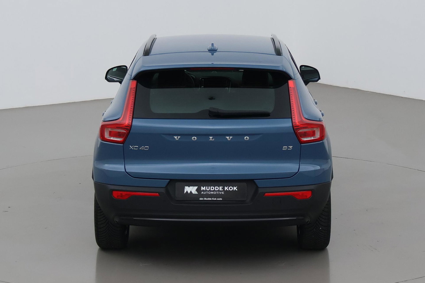 Volvo XC40 2.0 B3 Plus Dark | Camera | Harman/Kardon | Stoel+Stuurverwarming | Memory | Keyless