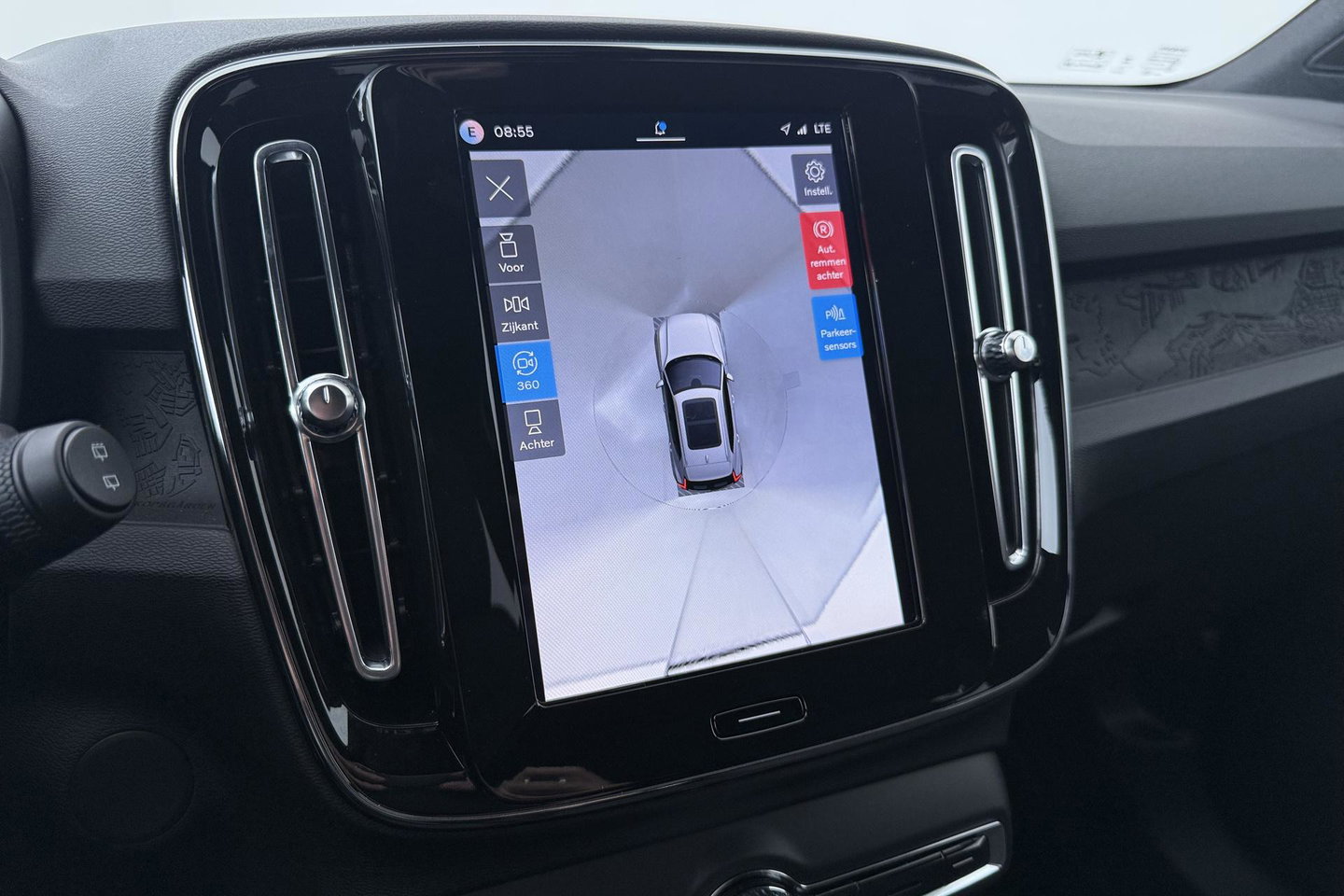 Volvo EX40 Twin Motor Plus Black Edition 82 kWh | 409 PK! | AWD | 360° Camera | Harman/Kardon | Stoel+Stuurverwarming | ACC
