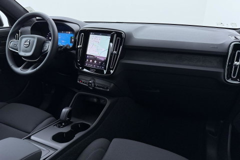 Volvo EX40 Twin Motor Plus Black Edition 82 kWh | 409 PK! | AWD | 360° Camera | Harman/Kardon | Stoel+Stuurverwarming | ACC