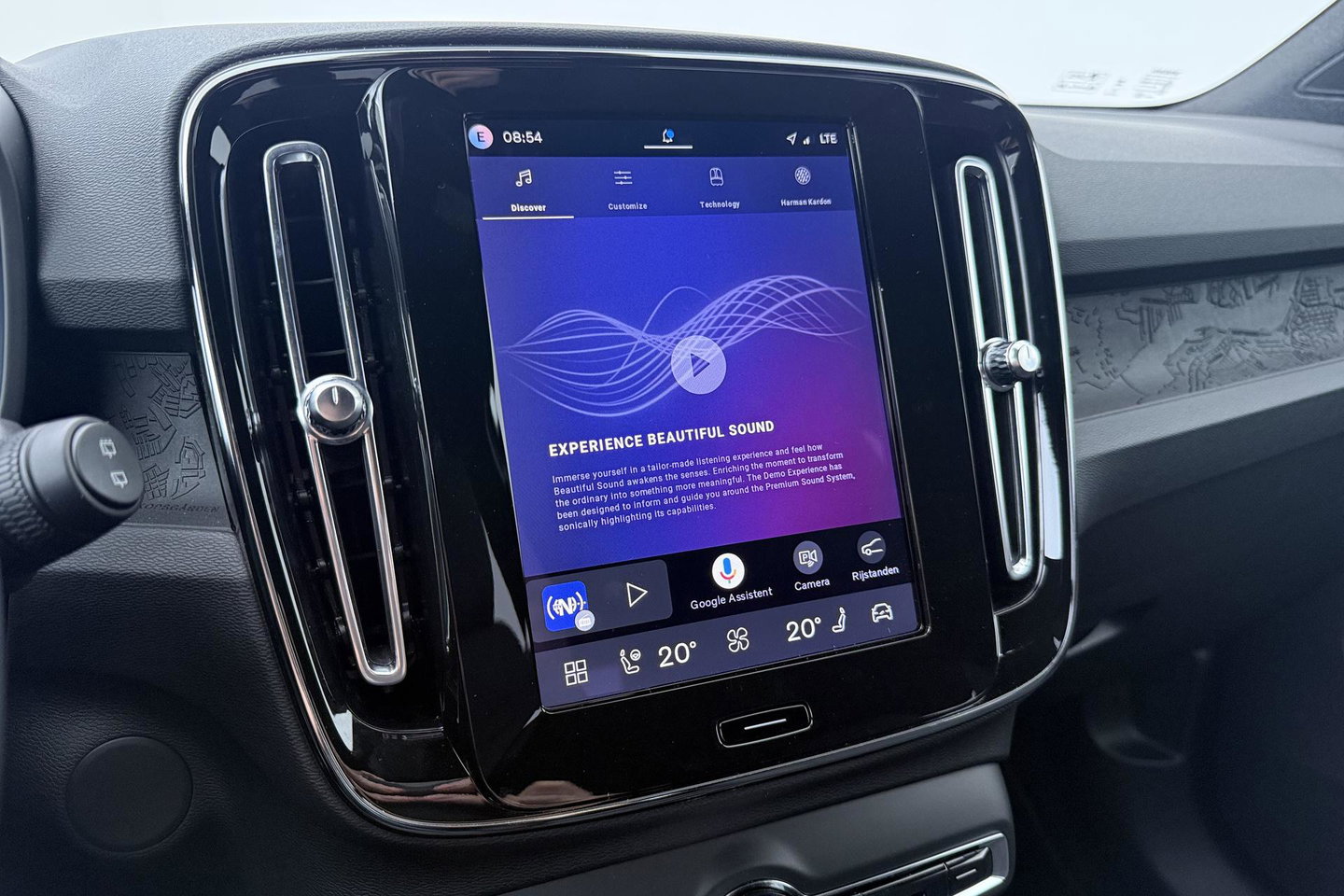 Volvo EX40 Twin Motor Plus Black Edition 82 kWh | 409 PK! | AWD | 360° Camera | Harman/Kardon | Stoel+Stuurverwarming | ACC
