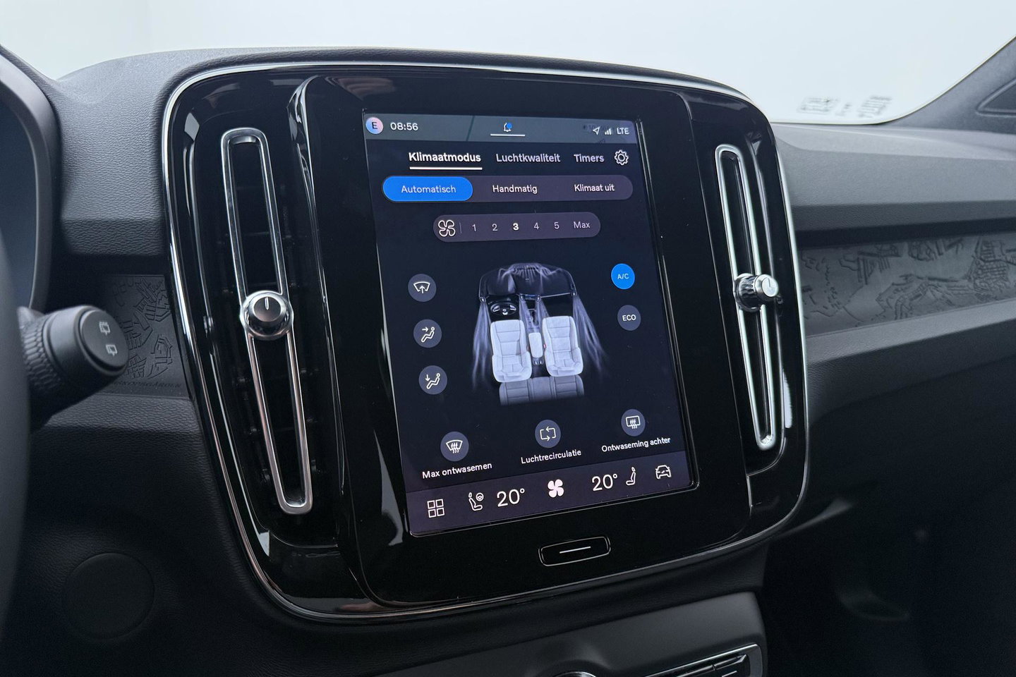 Volvo EX40 Twin Motor Plus Black Edition 82 kWh | 409 PK! | AWD | 360° Camera | Harman/Kardon | Stoel+Stuurverwarming | ACC