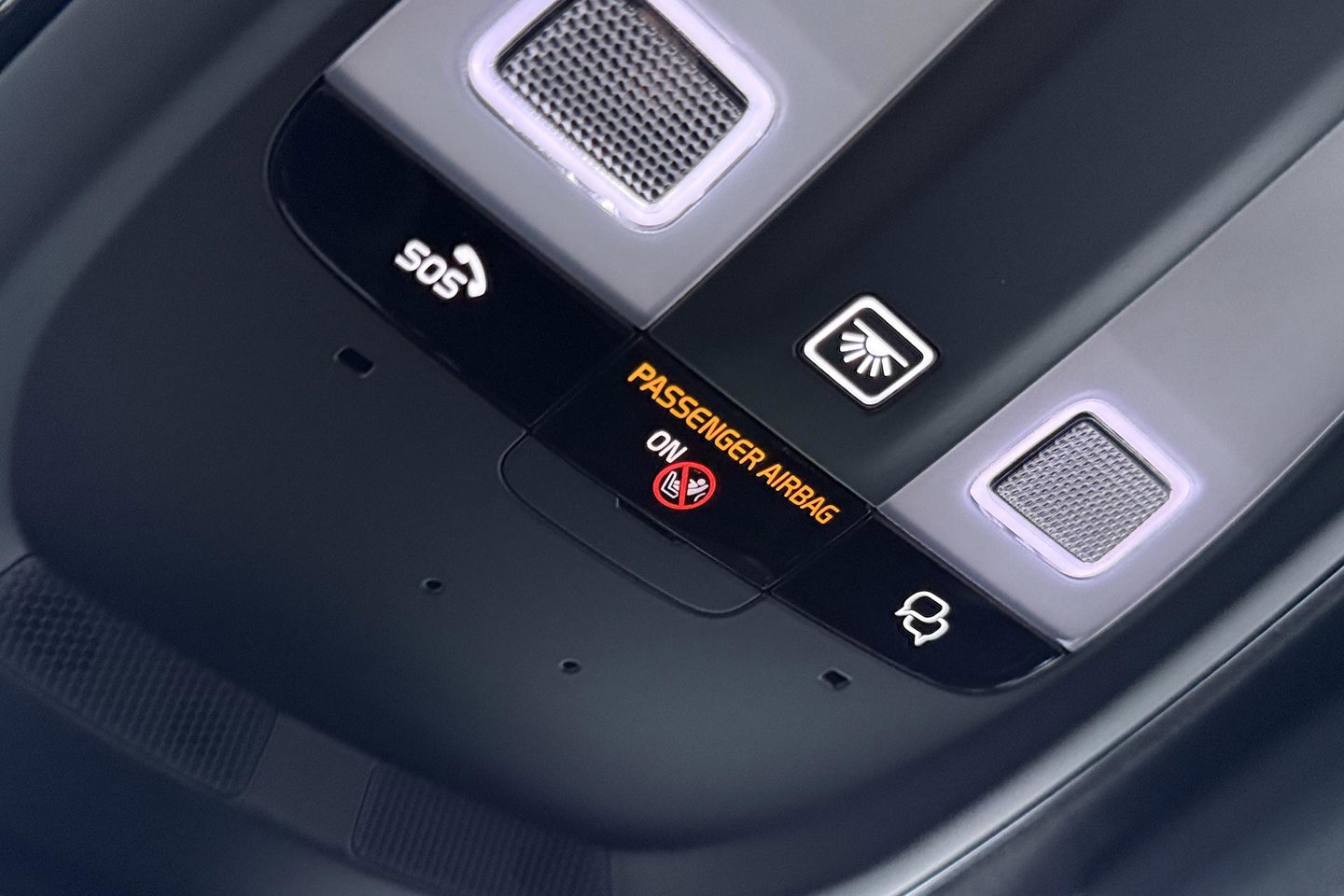 Volvo EX40 Twin Motor Plus Black Edition 82 kWh | 409 PK! | AWD | 360° Camera | Harman/Kardon | Stoel+Stuurverwarming | ACC
