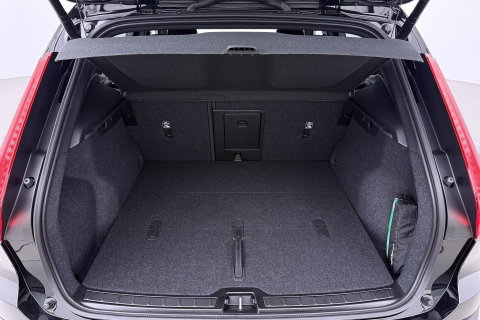 Volvo EX40 Twin Motor Plus Black Edition 82 kWh | 409 PK! | AWD | 360° Camera | Harman/Kardon | Stoel+Stuurverwarming | ACC
