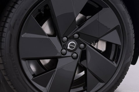 Volvo EX40 Twin Motor Plus Black Edition 82 kWh | 409 PK! | AWD | 360° Camera | Harman/Kardon | Stoel+Stuurverwarming | ACC
