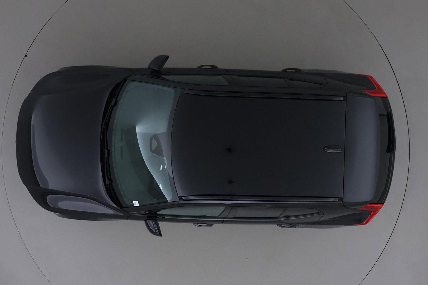 Volvo EX40 Twin Motor Plus Black Edition 82 kWh | 409 PK! | AWD | 360° Camera | Harman/Kardon | Stoel+Stuurverwarming | ACC