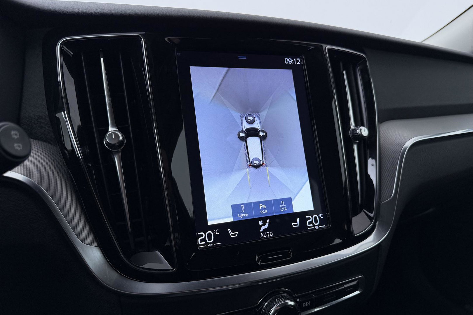 Volvo V60 2.0 T6 Twin Engine AWD Inscription | ACC | Trekhaak | 360° Camera | Harman/Kardon | BLIS | Standkachel | 19 inch