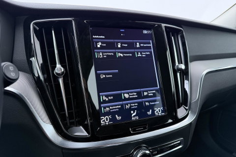 Volvo V60 2.0 T6 Twin Engine AWD Inscription | ACC | Trekhaak | 360° Camera | Harman/Kardon | BLIS | Standkachel | 19 inch