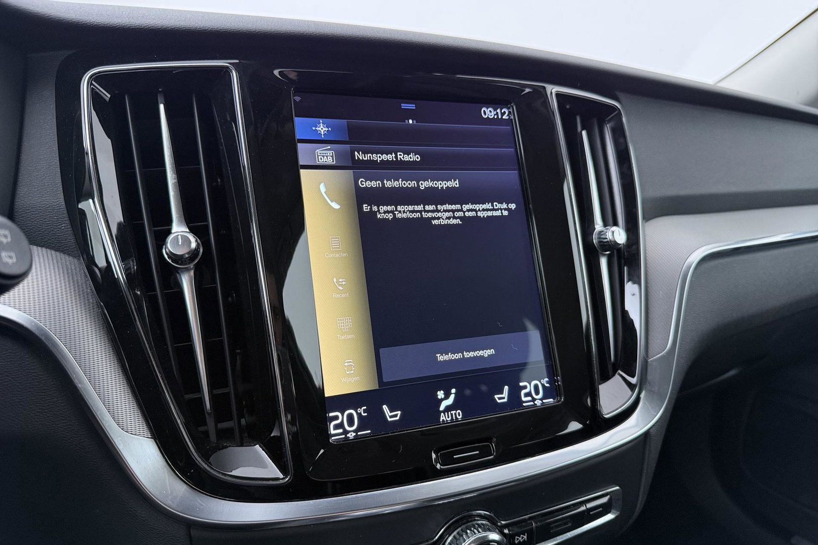 Volvo V60 2.0 T6 Twin Engine AWD Inscription | ACC | Trekhaak | 360° Camera | Harman/Kardon | BLIS | Standkachel | 19 inch