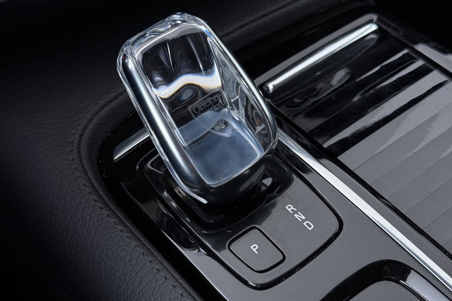 Volvo V60 2.0 T6 Twin Engine AWD Inscription | ACC | Trekhaak | 360° Camera | Harman/Kardon | BLIS | Standkachel | 19 inch
