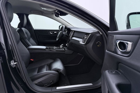 Volvo V60 2.0 T6 Twin Engine AWD Inscription | ACC | Trekhaak | 360° Camera | Harman/Kardon | BLIS | Standkachel | 19 inch