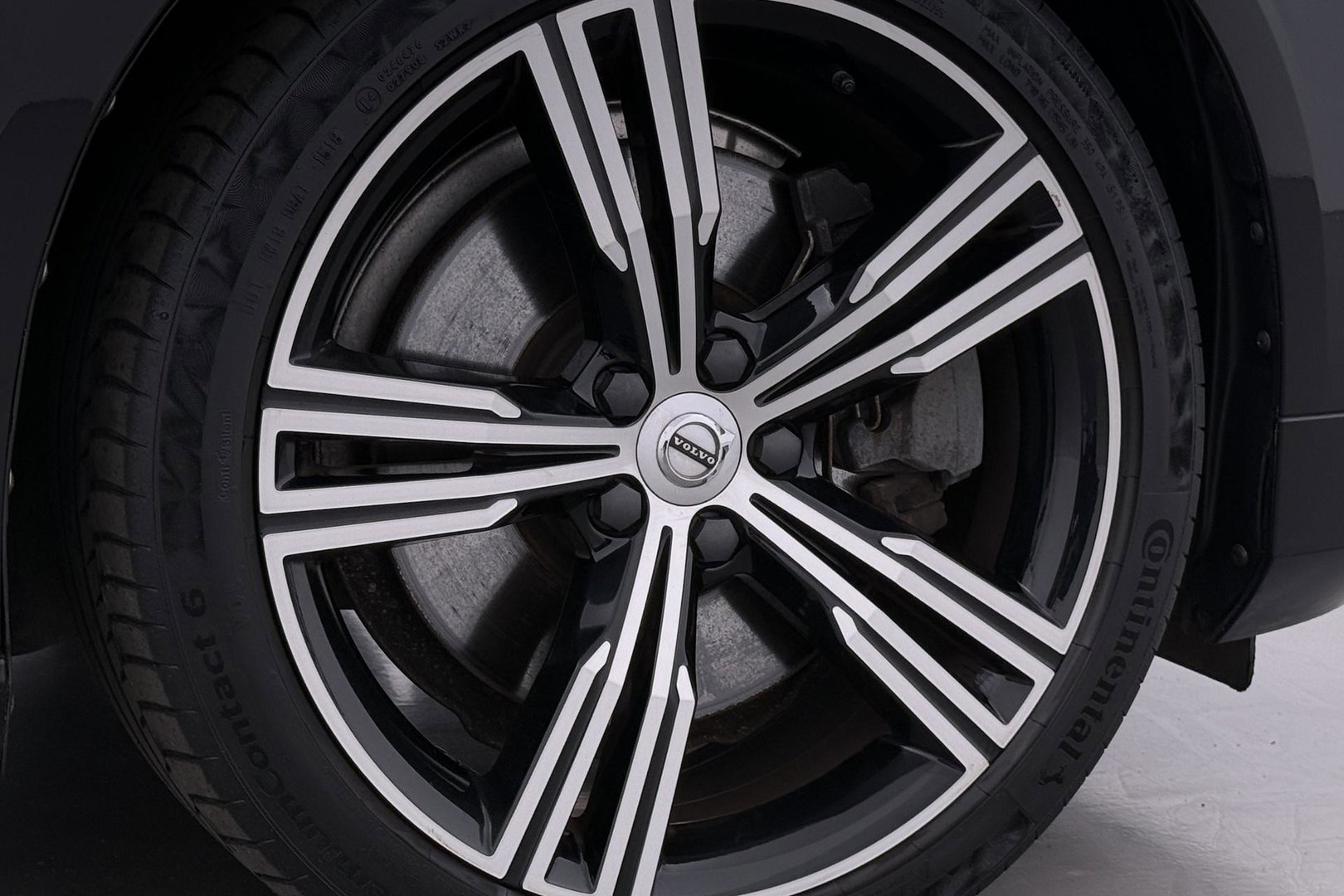 Volvo V60 2.0 T6 Twin Engine AWD Inscription | ACC | Trekhaak | 360° Camera | Harman/Kardon | BLIS | Standkachel | 19 inch