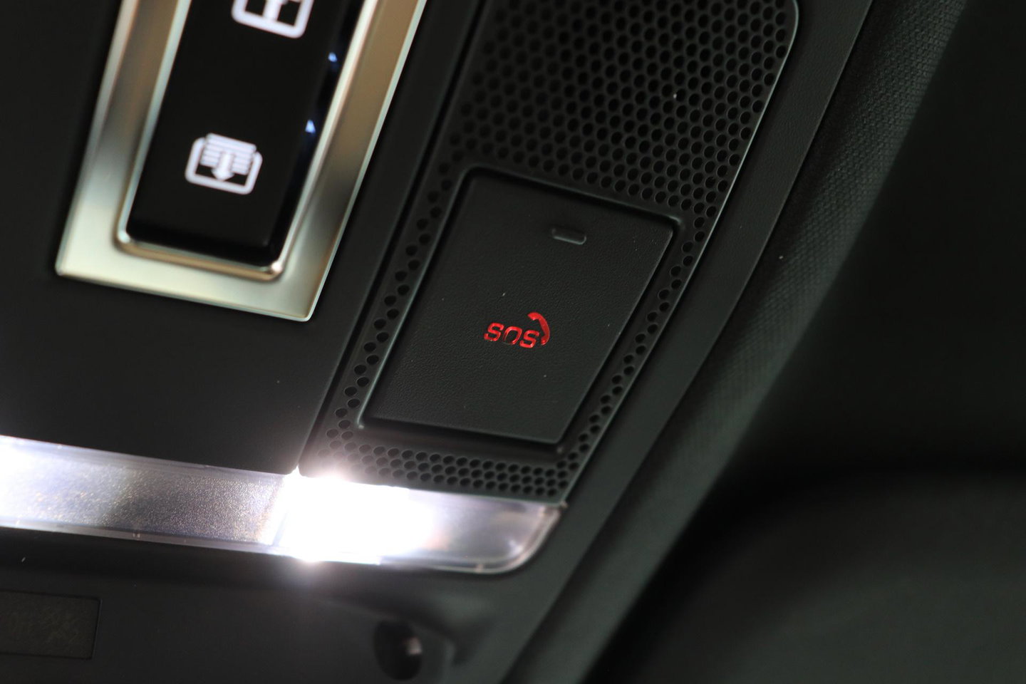 Land Rover Defender 2.0 P300e 110 X-Dynamic HSE | FACELIFT | ClearSight | Meridian Surround | Head-Up | ACC | Panoramadak | Trekhaak
