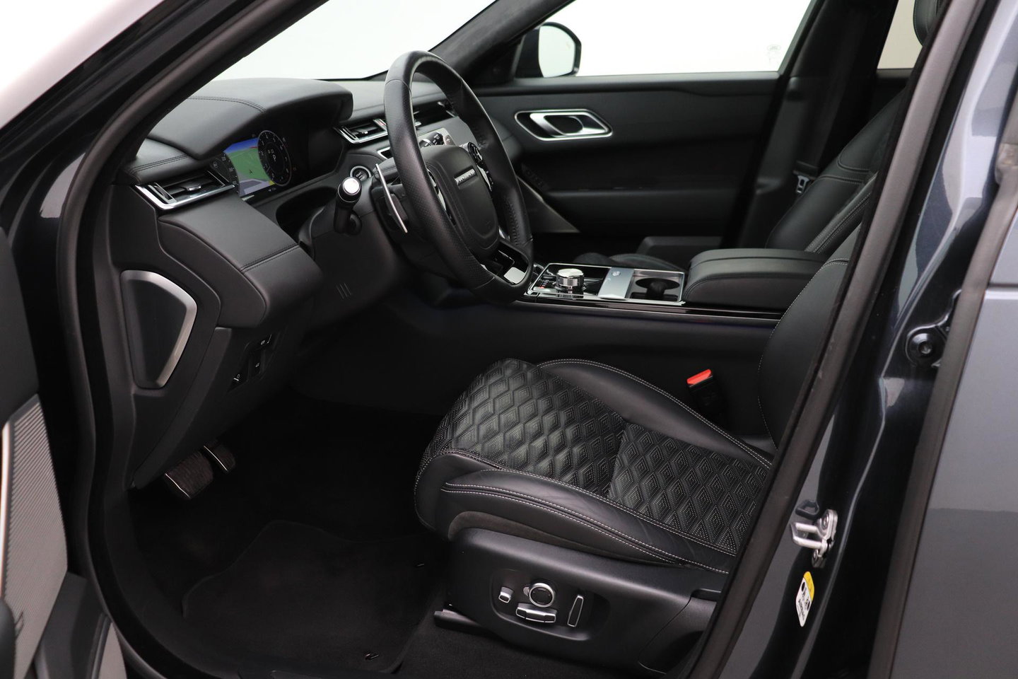 Land Rover Range Rover Velar 5.0 V8 SVAutobiography Dynamic Edition | ACC | Meridian Signature | Luchtvering | Trekhaak | Massage | Head-Up | Panoramadak