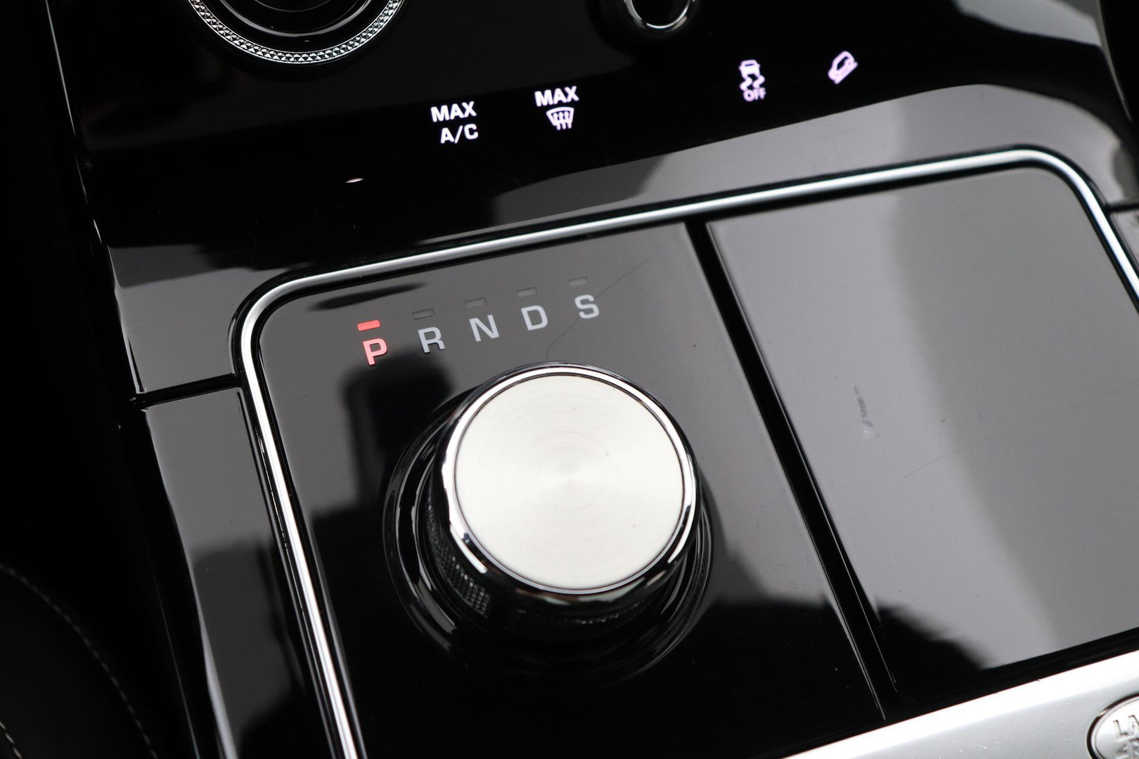 Land Rover Range Rover Velar 5.0 V8 SVAutobiography Dynamic Edition | ACC | Meridian Signature | Luchtvering | Trekhaak | Massage | Head-Up | Panoramadak