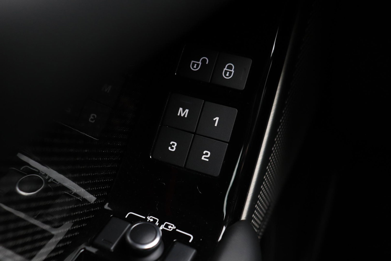 Land Rover Range Rover Velar 5.0 V8 SVAutobiography Dynamic Edition | ACC | Meridian Signature | Luchtvering | Trekhaak | Massage | Head-Up | Panoramadak