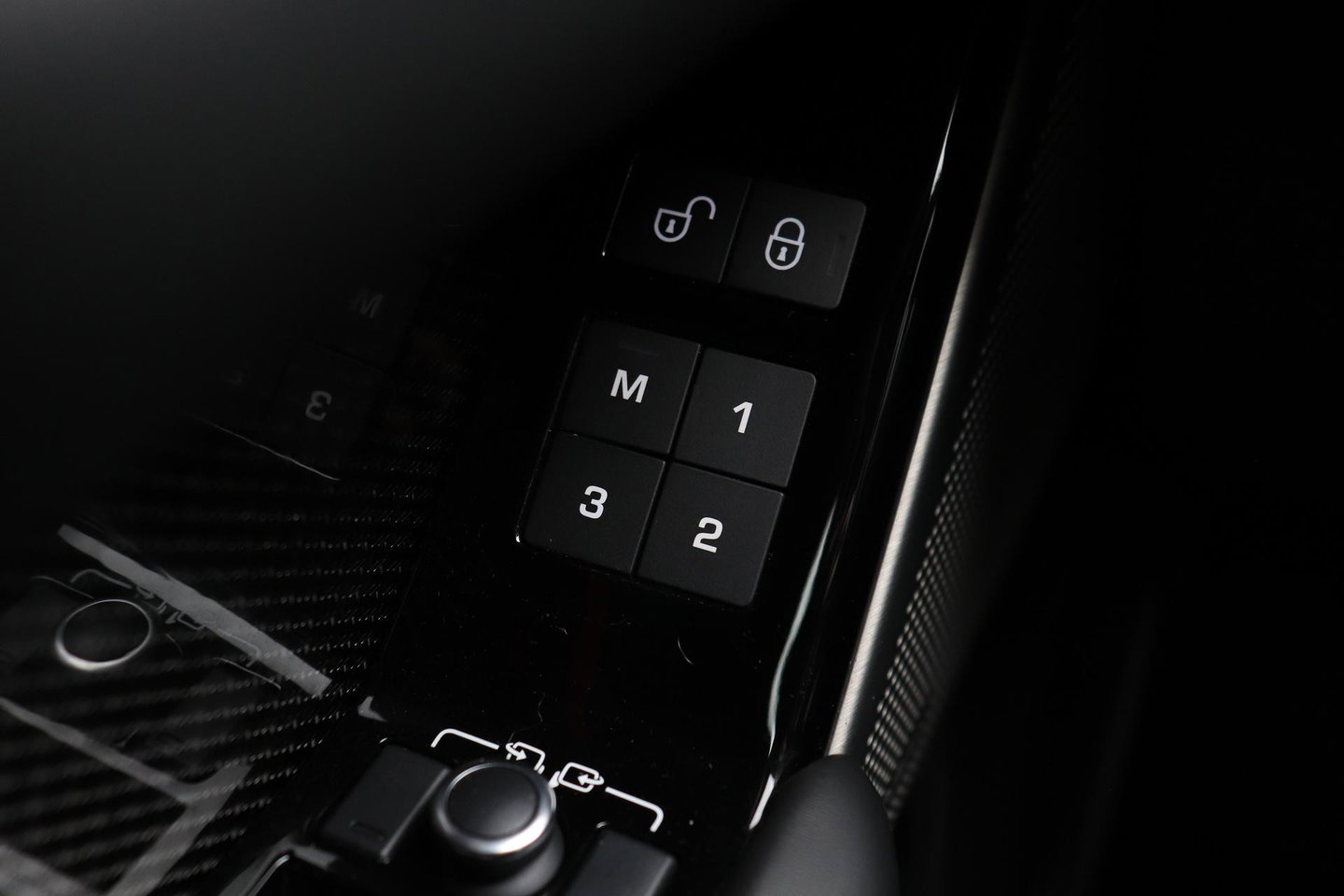 Land Rover Range Rover Velar 5.0 V8 SVAutobiography Dynamic Edition | ACC | Meridian Signature | Luchtvering | Trekhaak | Massage | Head-Up | Panoramadak