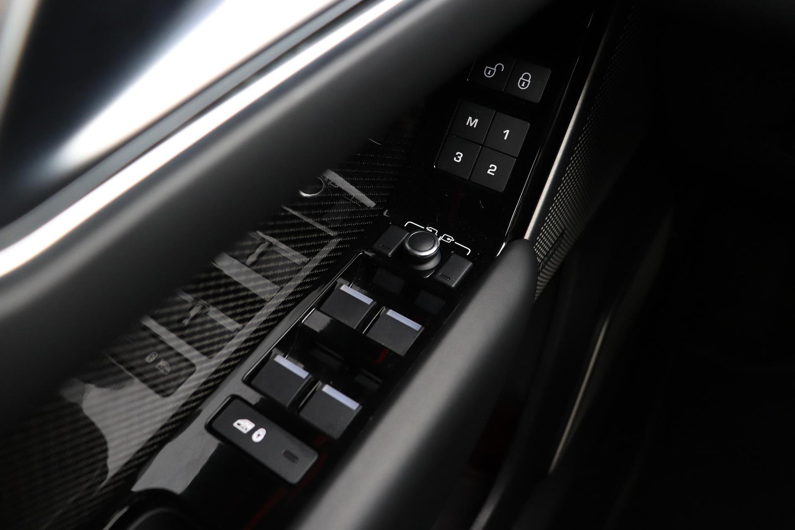 Land Rover Range Rover Velar 5.0 V8 SVAutobiography Dynamic Edition | ACC | Meridian Signature | Luchtvering | Trekhaak | Massage | Head-Up | Panoramadak