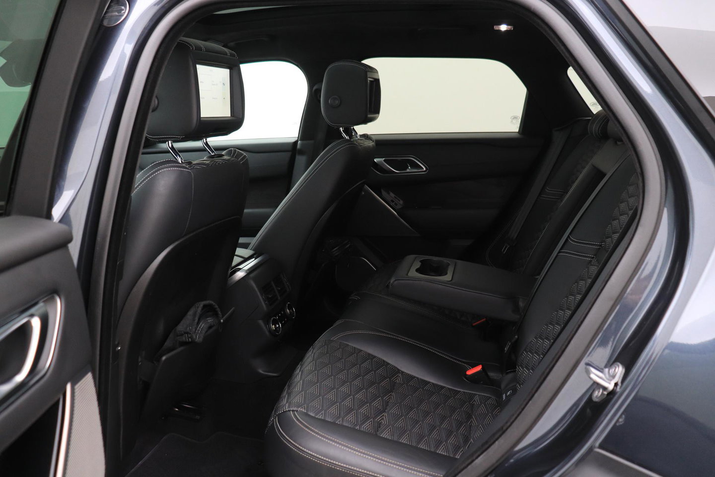 Land Rover Range Rover Velar 5.0 V8 SVAutobiography Dynamic Edition | ACC | Meridian Signature | Luchtvering | Trekhaak | Massage | Head-Up | Panoramadak