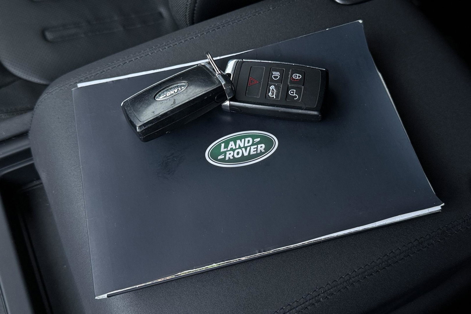Land Rover Defender 2.0 D200 110 SE | Luchtvering | ClearSight | 360° Camera | Meridian | Stoel+Stuurverwarming