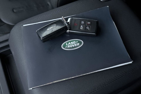 Land Rover Defender 2.0 D200 110 SE | Luchtvering | ClearSight | 360° Camera | Meridian | Stoel+Stuurverwarming