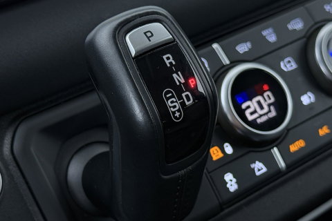 Land Rover Defender 2.0 D200 110 SE | Luchtvering | ClearSight | 360° Camera | Meridian | Stoel+Stuurverwarming