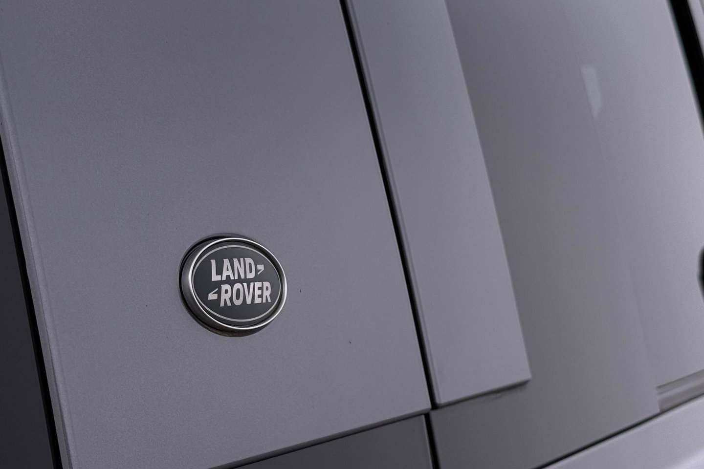 Land Rover Defender 2.0 D200 110 SE | Luchtvering | ClearSight | 360° Camera | Meridian | Stoel+Stuurverwarming
