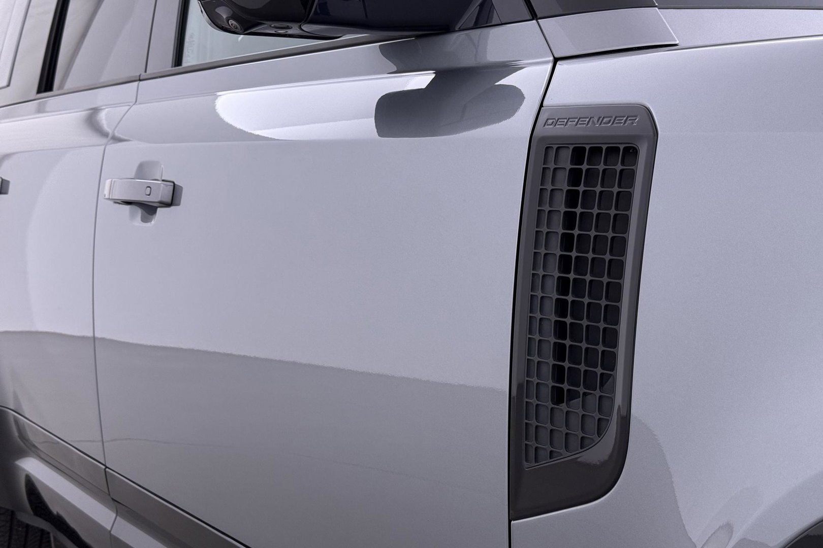 Land Rover Defender 2.0 D200 110 SE | Luchtvering | ClearSight | 360° Camera | Meridian | Stoel+Stuurverwarming