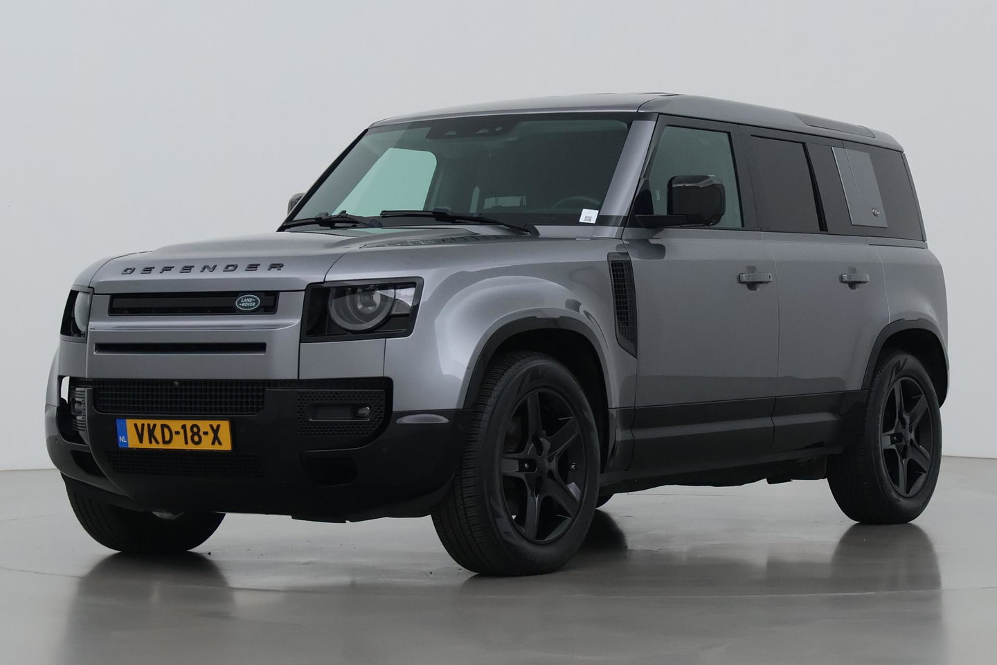 Land Rover Defender 2.0 D200 110 SE | Luchtvering | ClearSight | 360° Camera | Meridian | Stoel+Stuurverwarming