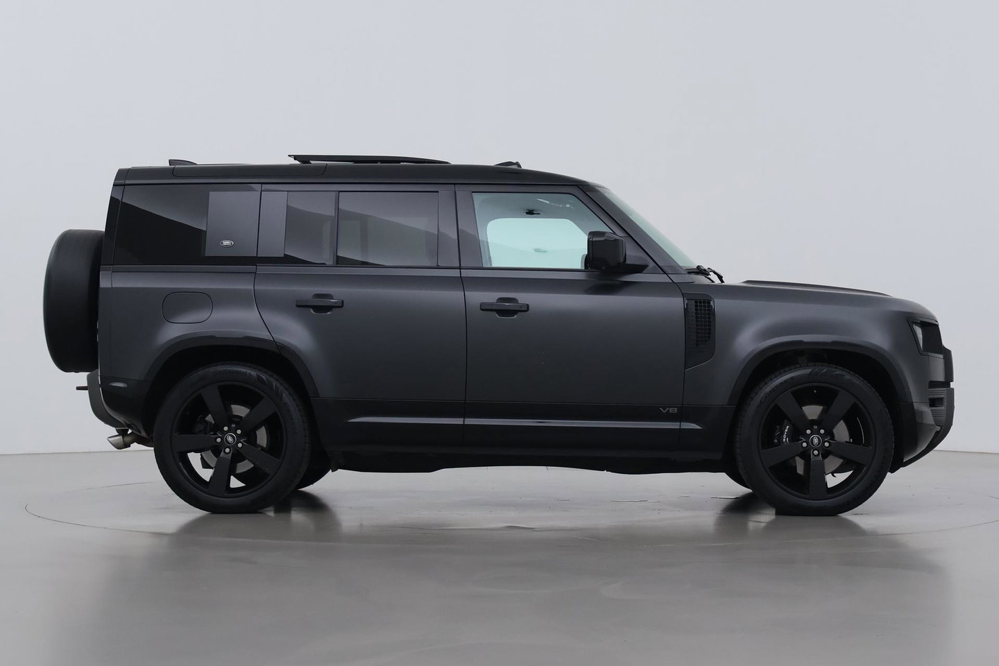 Land Rover Defender 5.0 P525 110 V8 Carpathian Edition | 5- Persoons | Meridian Surround | 22 Inch | ACC | Panoramadak | Luchtvering